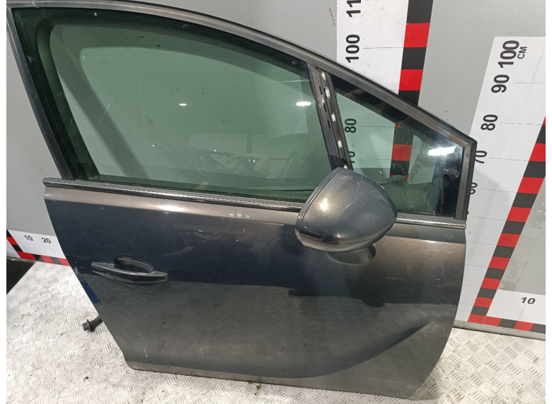 Кнопка стеклоподъемника переднего правого к Opel Meriva, 2013г.