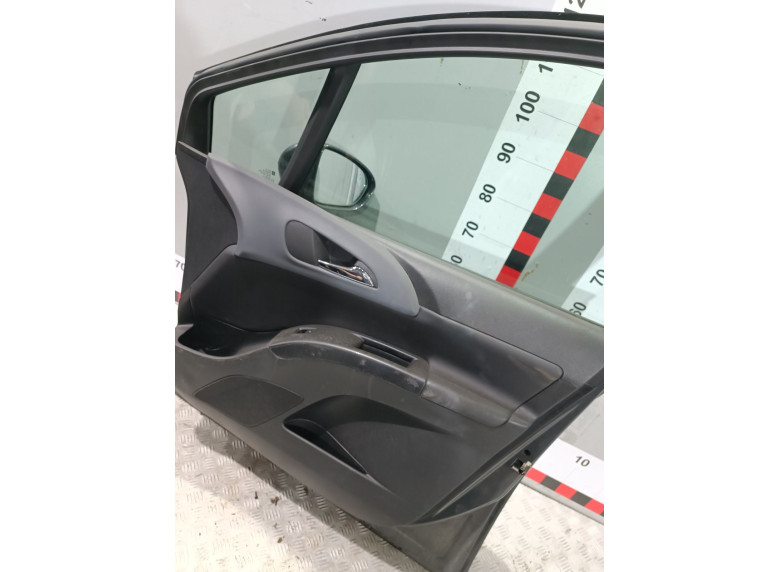 Обшивка двери передней правой (дверная карта) к Opel Meriva, 2013г.