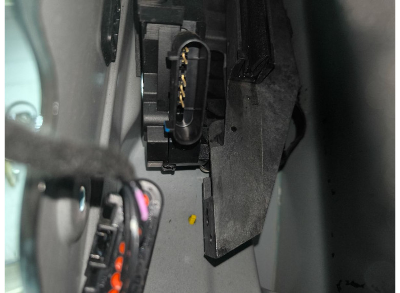 Замок двери передней левой к Ford Grand C-Max, 2014г.