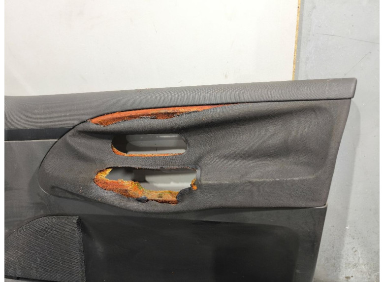 Обшивка двери передней правой (дверная карта) к Volkswagen Sharan, 2003г.