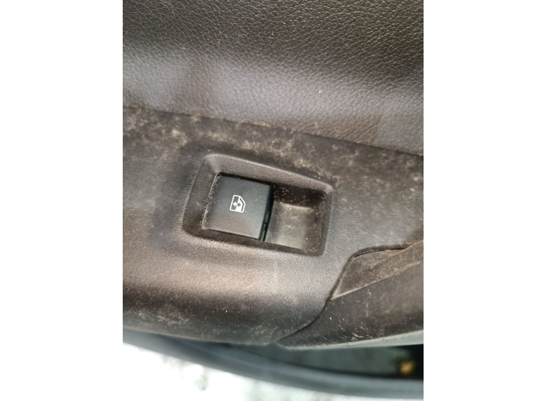 Кнопка стеклоподъемника заднего левого к Opel Meriva, 2014г.