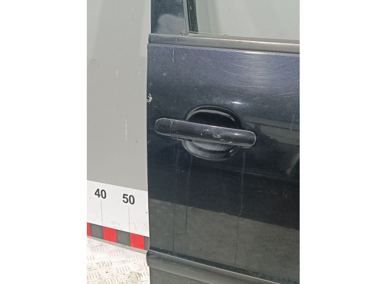 Дверь передняя правая к Volkswagen Passat, 2002г.