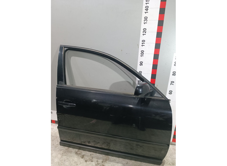 Дверь передняя правая к Volkswagen Passat, 2002г.