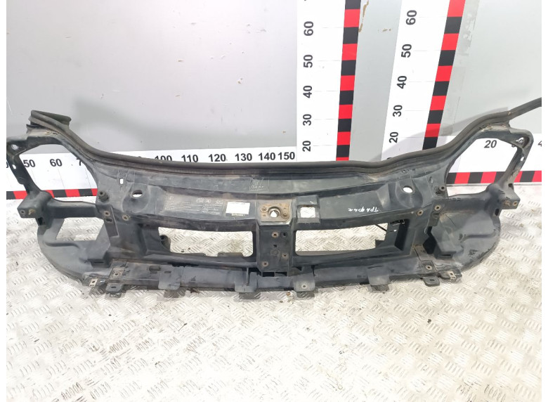 Передняя панель крепления облицовки (телевизор) к Opel Vivaro, 2004г.