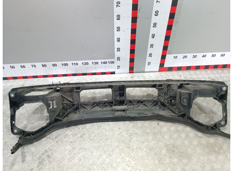 Передняя панель крепления облицовки (телевизор) к Opel Vivaro, 2004г.