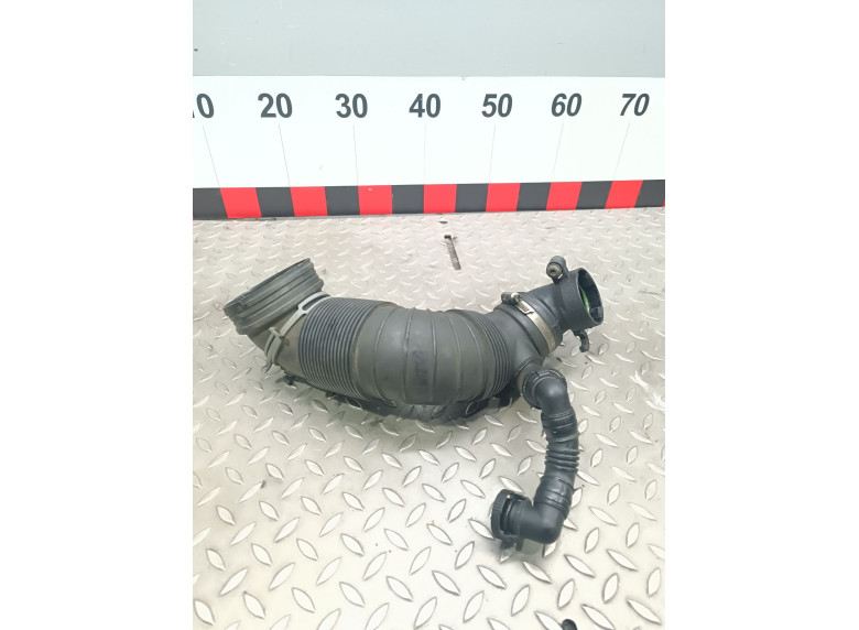 Патрубок воздушного фильтра к Volkswagen Passat, 2008г.