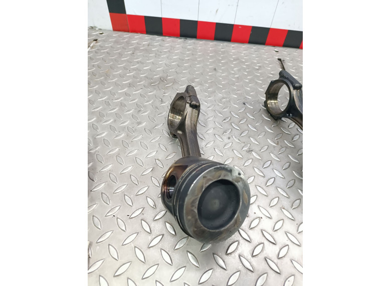 Поршень к Volkswagen Passat, 2010г.