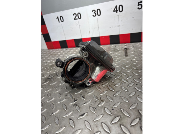 Заслонка дроссельная к Volkswagen Passat, 2009г.