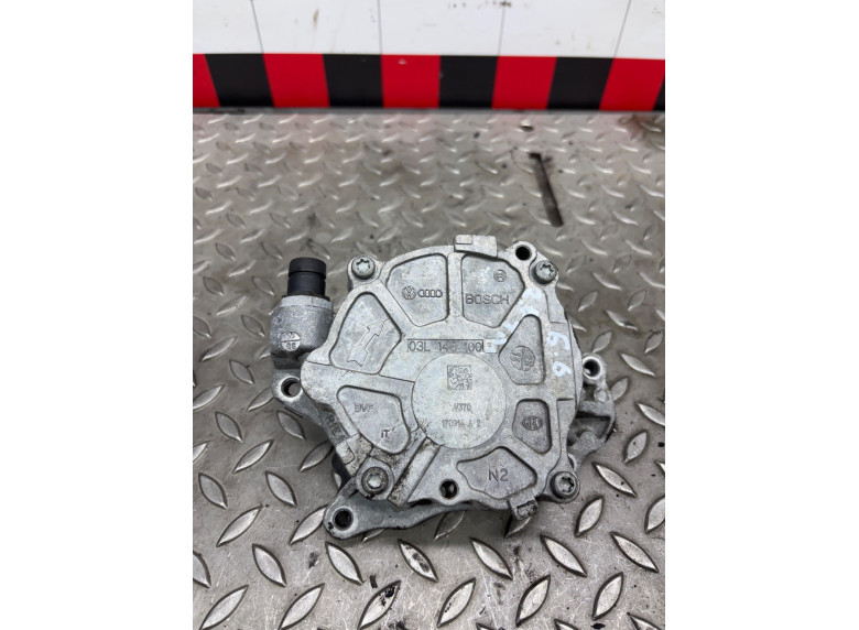 Насос вакуумный к Volkswagen Passat, 2010г.