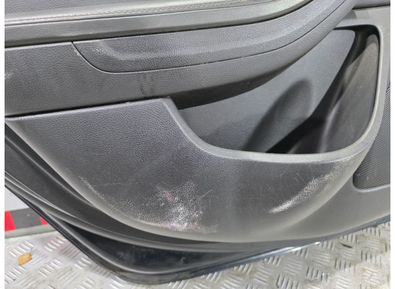 Обшивка двери задней левой (дверная карта) к Chevrolet Malibu, 2012г.