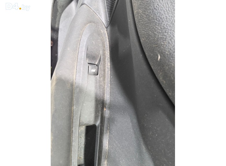 Кнопка стеклоподъемника переднего правого к Citroen C4 undefined г.