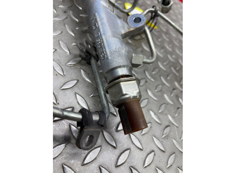 Датчик давления топлива к Volkswagen Passat, 2010г.