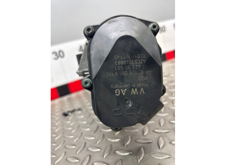 Коллектор впускной к Volkswagen Passat, 2010г.