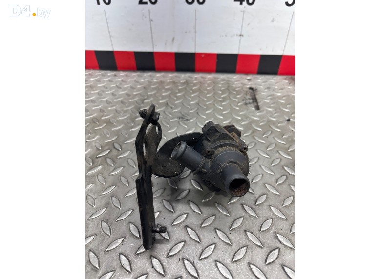 Насос антифриза дополнительный к Volkswagen Golf undefined г.