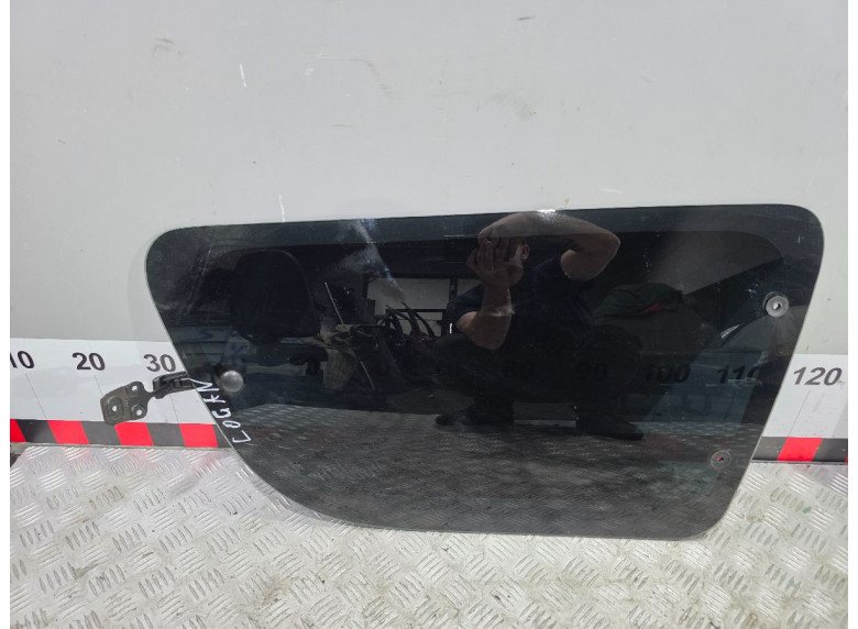 Стекло кузовное боковое правое к Dacia Logan, 2007г.