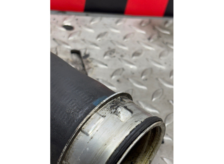 Патрубок интеркулера к Volkswagen Passat, 2010г.