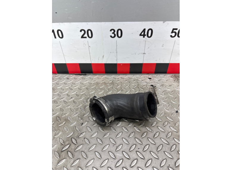 Патрубок интеркулера к Volkswagen Passat, 2010г.