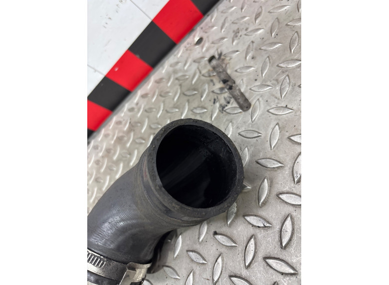 Патрубок интеркулера к Volkswagen Passat, 2010г.