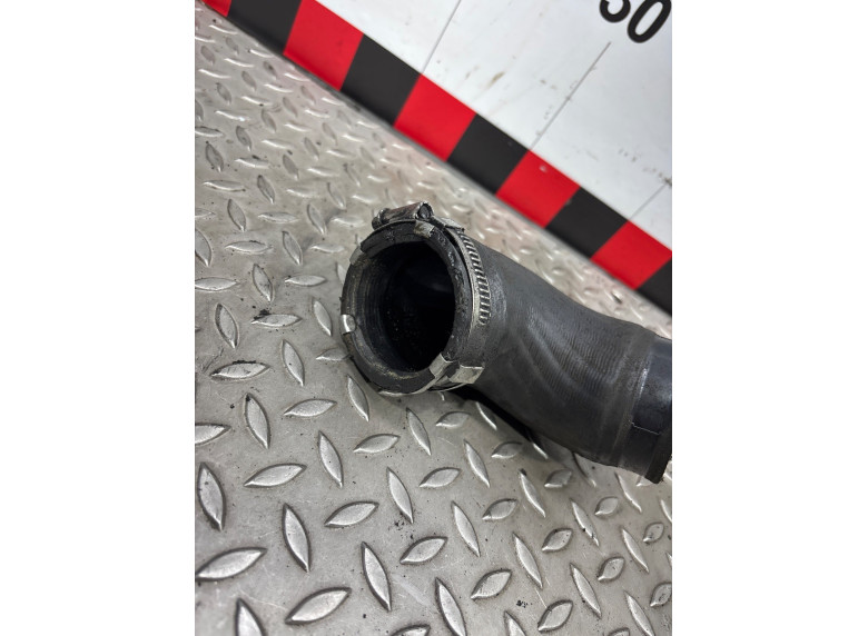 Патрубок интеркулера к Volkswagen Passat, 2010г.