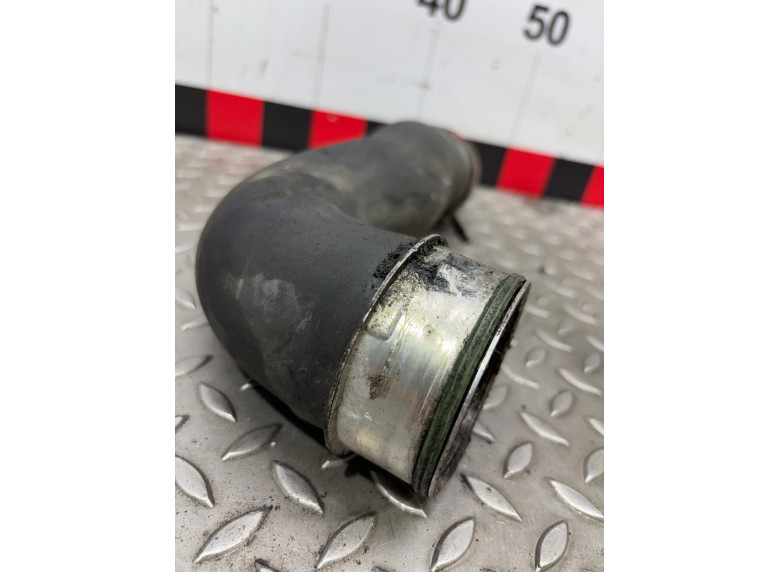 Патрубок интеркулера к Volkswagen Passat, 2010г.