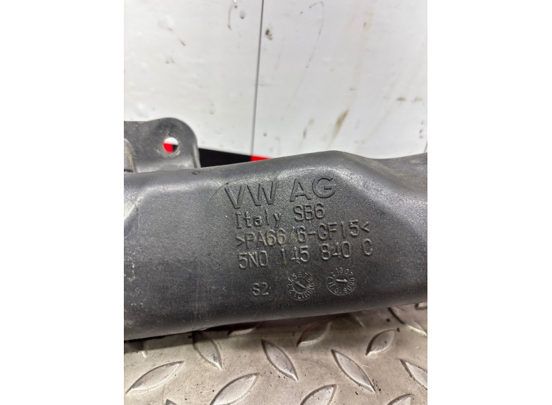 Патрубок интеркулера к Volkswagen Passat, 2010г.