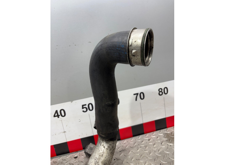 Патрубок интеркулера к Volkswagen Passat, 2010г.