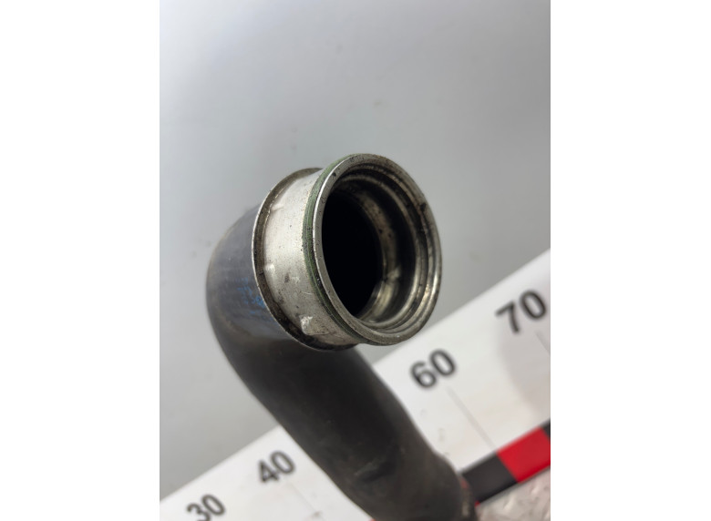 Патрубок интеркулера к Volkswagen Passat, 2010г.