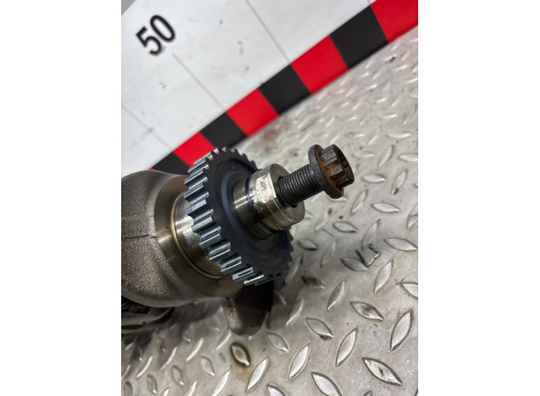 Коленвал к Volkswagen Passat, 2010г.