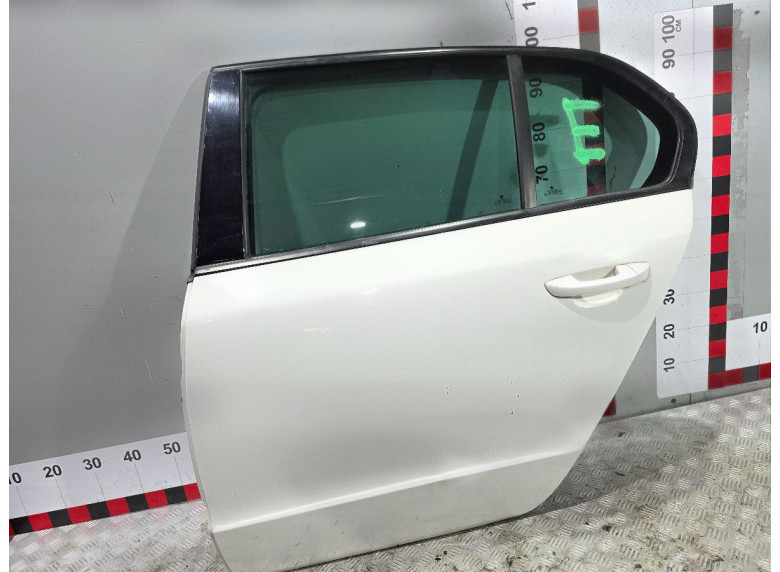 Дверь задняя левая к Skoda Superb, 2010г.