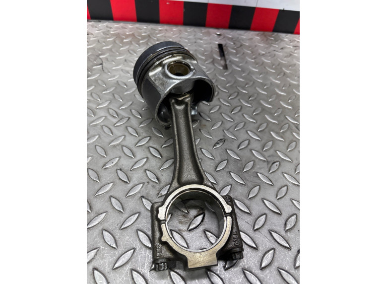 Шатун к Volkswagen Golf, 2013г.