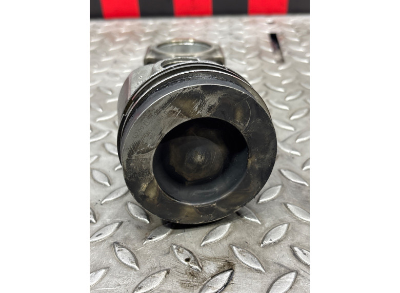 Поршень к Volkswagen Golf, 2013г.