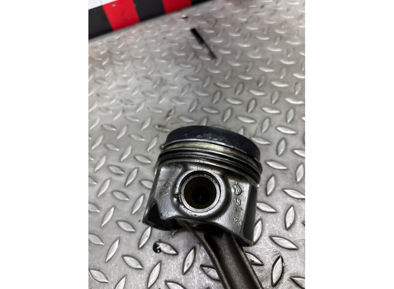 Поршень к Volkswagen Golf, 2013г.