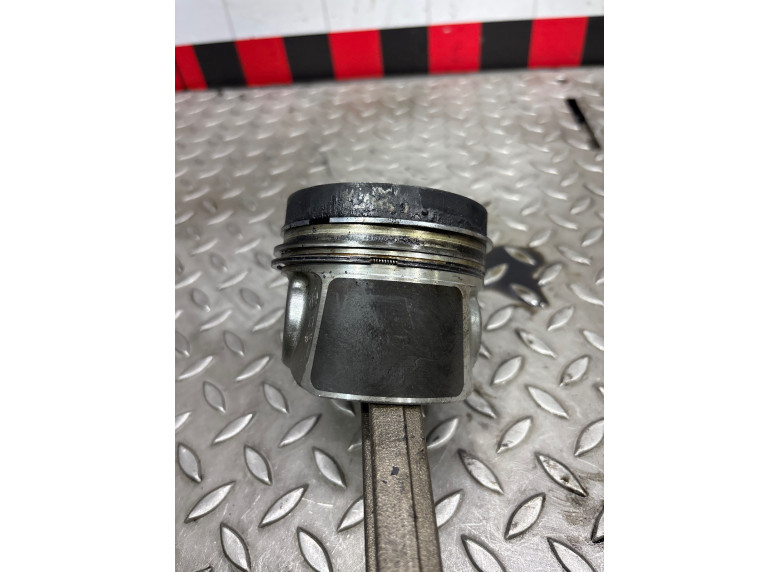 Поршень к Volkswagen Golf, 2013г.