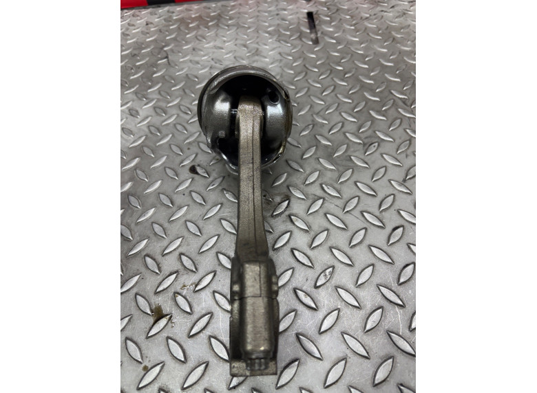 Шатун к Volkswagen Golf, 2013г.