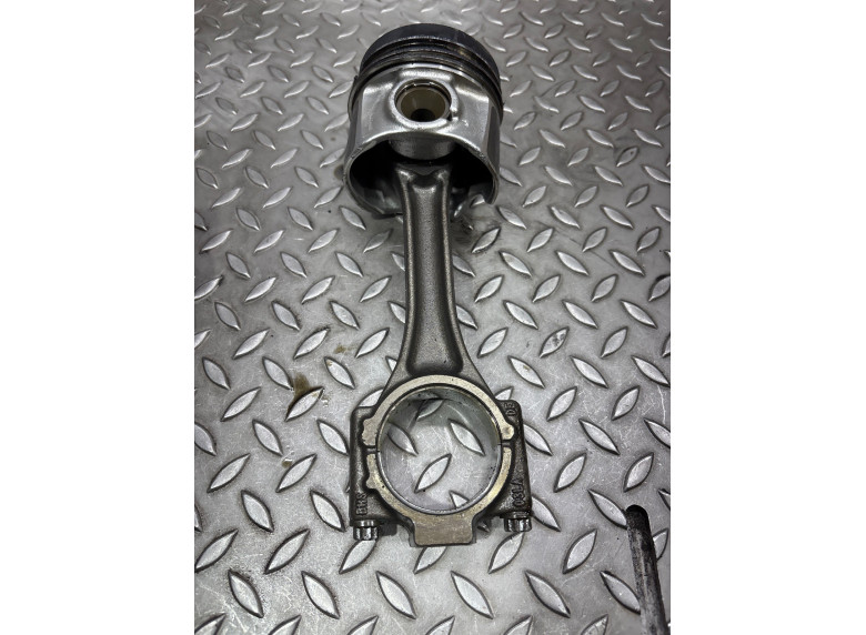 Шатун к Volkswagen Golf, 2013г.