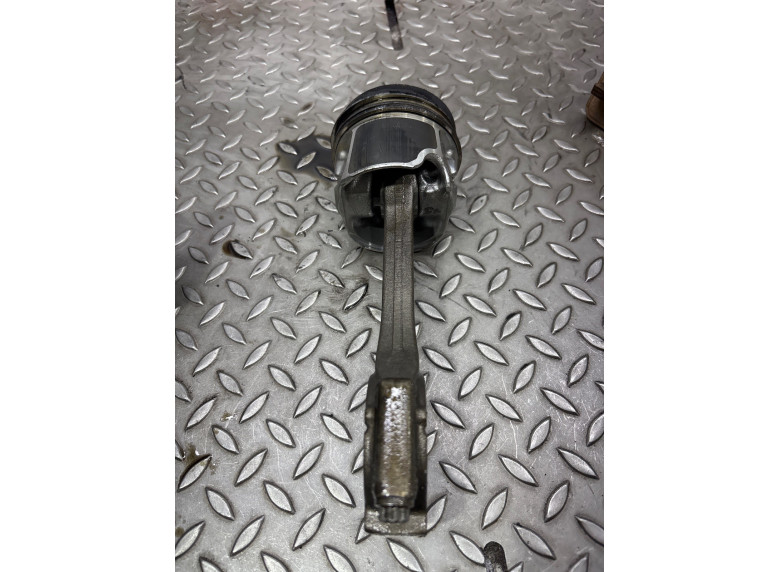 Шатун к Volkswagen Golf, 2013г.