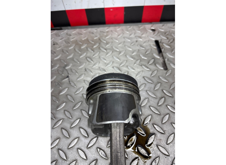 Поршень к Volkswagen Golf, 2013г.