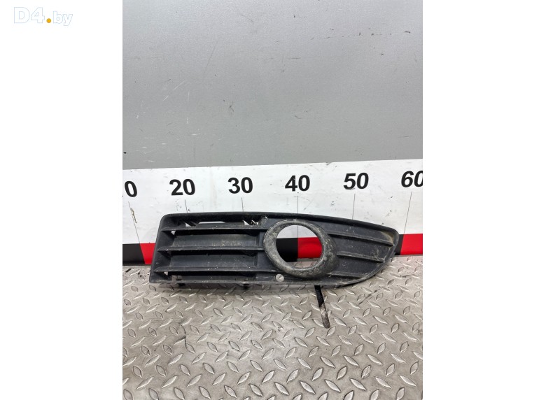 Заглушка (решетка) в бампер к Audi A4 undefined г.