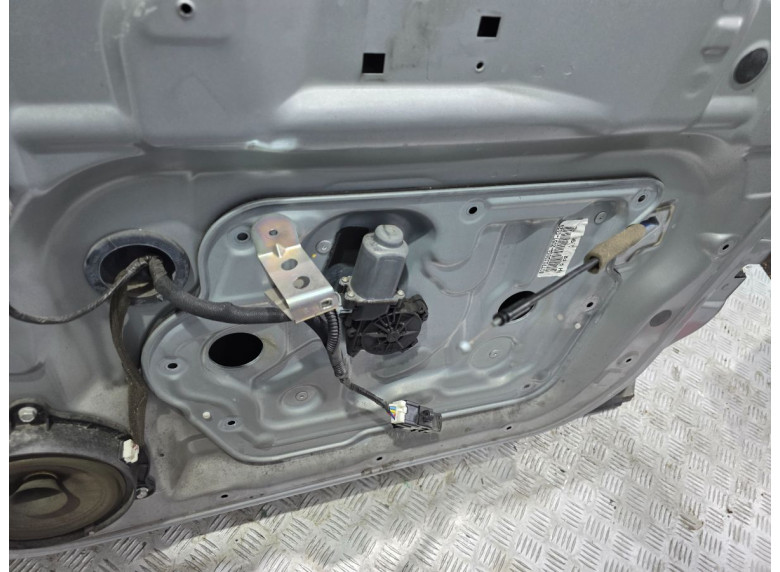 Стеклоподъемник электрический передний правый к Nissan Qashqai, 2010г.
