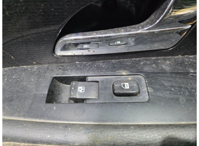 Кнопка стеклоподъемника переднего правого к SsangYong Rexton, 2006г.