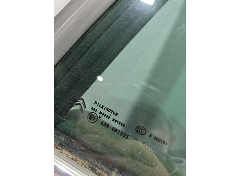 Стекло двери задней левой к Citroen C4, 2016г.