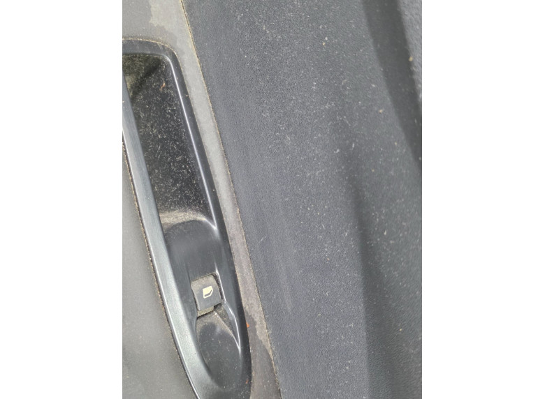 Кнопка стеклоподъемника заднего левого к Citroen C4, 2016г.