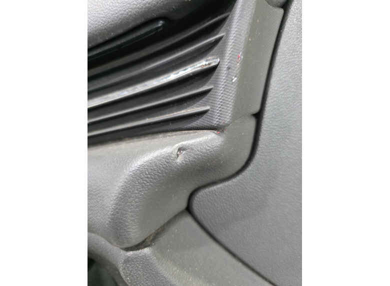 Обшивка двери передней левой (дверная карта) к Chevrolet Malibu, 2012г.