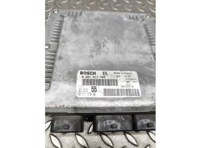 Блок управления двигателем к Citroen C5, 2003г.