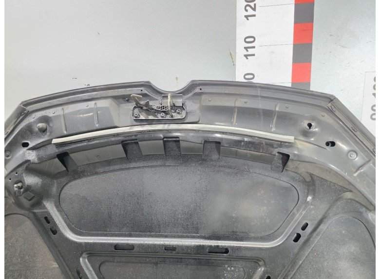 Капот к Volkswagen Golf, 2010г.