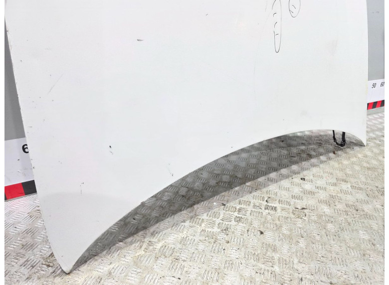 Капот к Volkswagen Golf, 2006г.