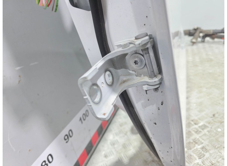 Петля двери передней левой к Peugeot Expert