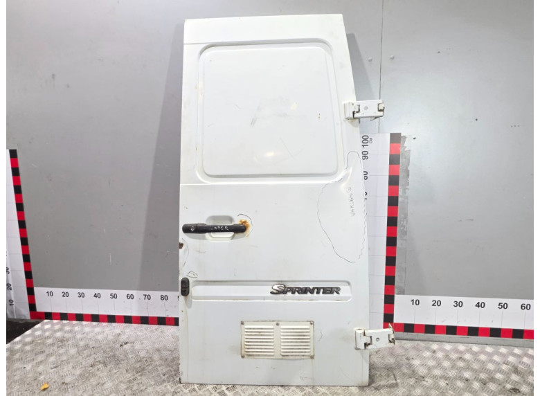 Ручка наружная распашной двери правой к Mercedes Sprinter, 2001г.