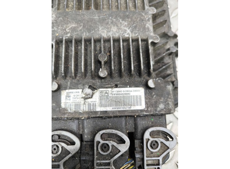 Блок управления двигателем к Блок управления двигателем к Peugeot Expert undefined г. Expert