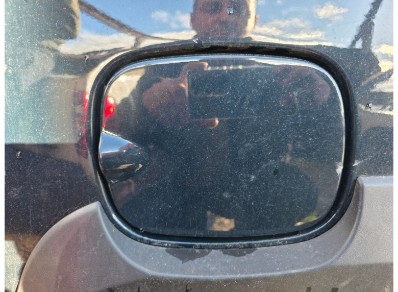 Лючок топливного бака к Lada Niva Travel, 2023г.